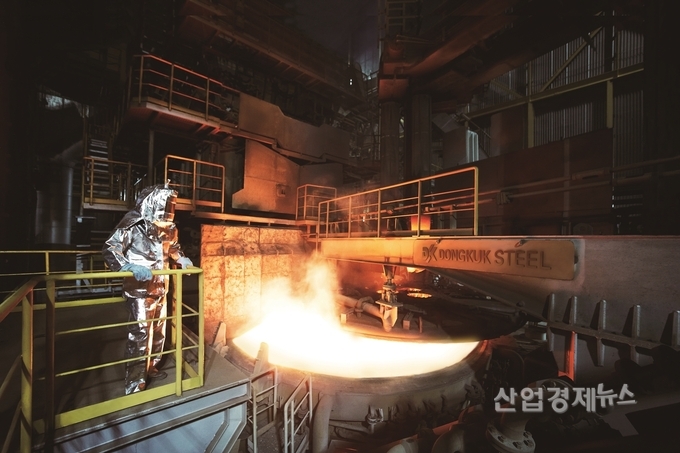 동국제강 인천공장 에코아크전기로 작업 현장. 사진=동국제강